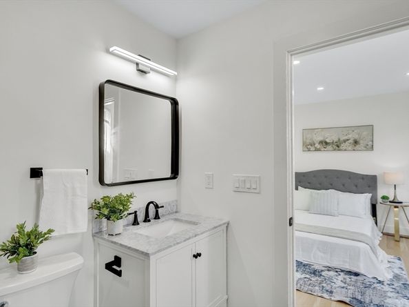 63 Oak St 3, Somerville MA 02143