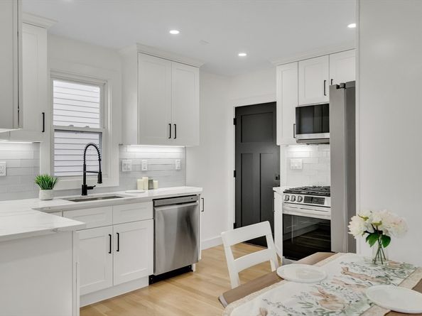 63 Oak St 3, Somerville MA 02143