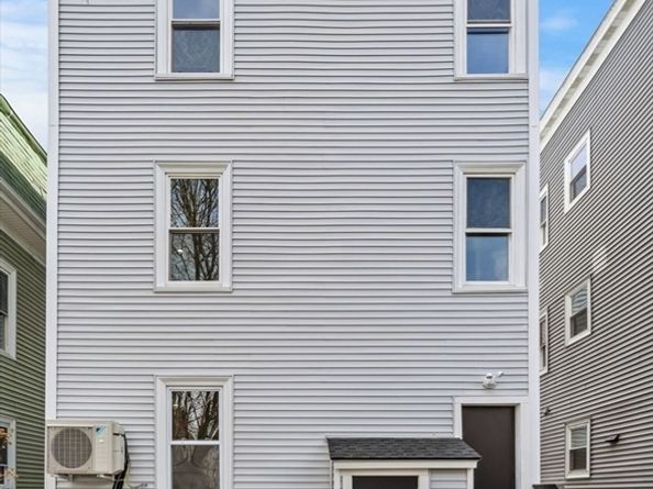 63 Oak St 3, Somerville MA 02143