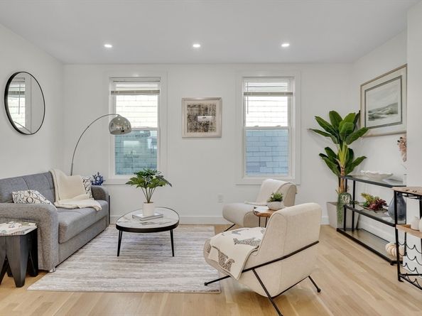 63 Oak St 3, Somerville MA 02143