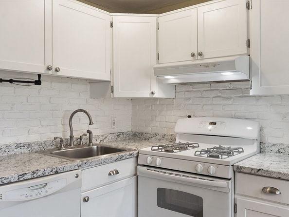 23 Fernview Ave 1, North Andover MA 01845