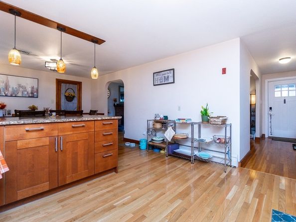 36 Lincoln Terrace, Waltham MA 02451