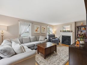 3 Bay Edge Dr, Worcester MA 01604