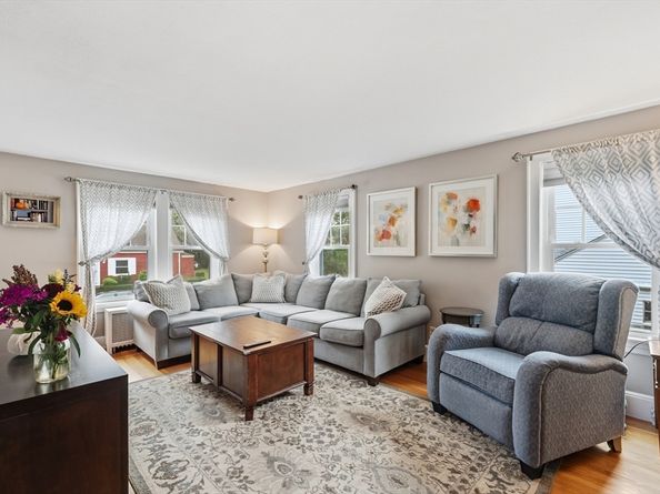 3 Bay Edge Dr, Worcester MA 01604
