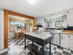 3 Bay Edge Dr, Worcester MA 01604