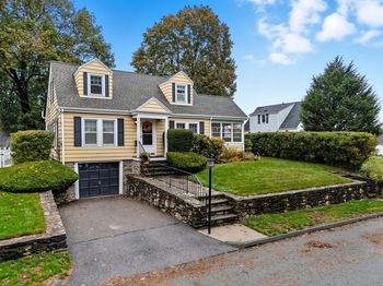3 Bay Edge Dr