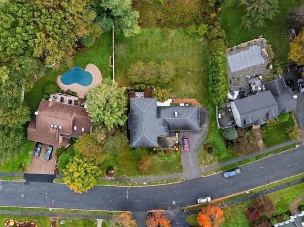 98 Lilah Ln, Reading MA 01867