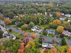 98 Lilah Ln, Reading MA 01867