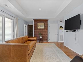 45 W Emerson 4, Melrose MA 02176