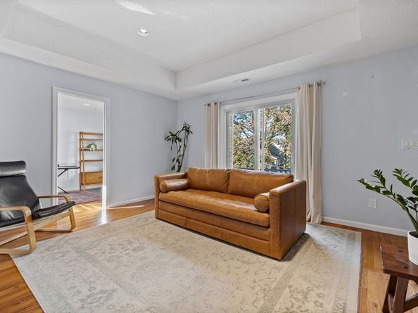 45 W Emerson 4, Melrose MA 02176
