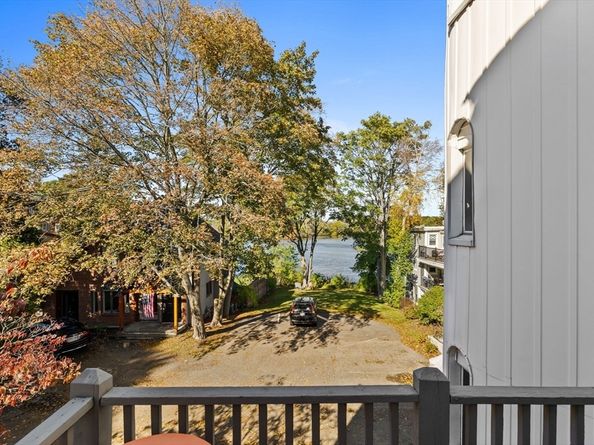 45 W Emerson 4, Melrose MA 02176