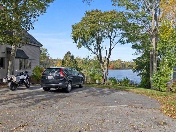 45 W Emerson 4, Melrose MA 02176