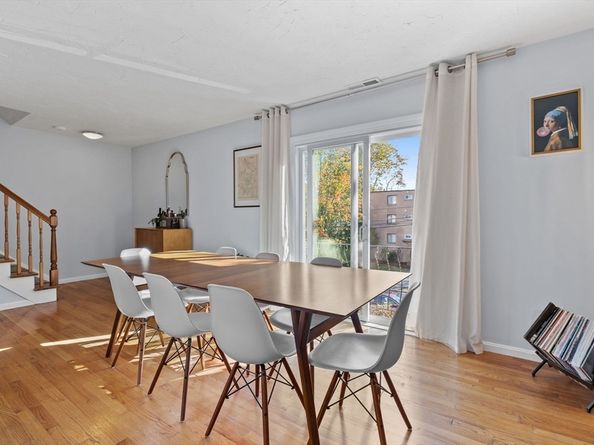 45 W Emerson 4, Melrose MA 02176
