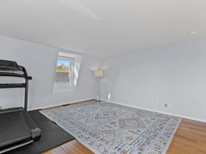 45 W Emerson 4, Melrose MA 02176