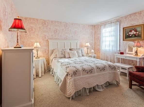 26 Townsend Dr, West Boylston MA 01583