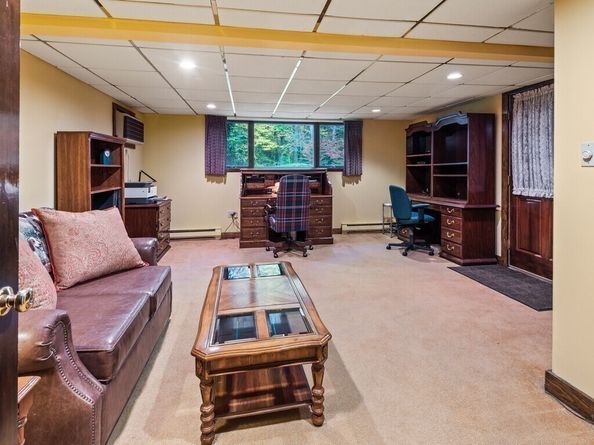 26 Townsend Dr, West Boylston MA 01583