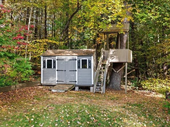 26 Townsend Dr, West Boylston MA 01583