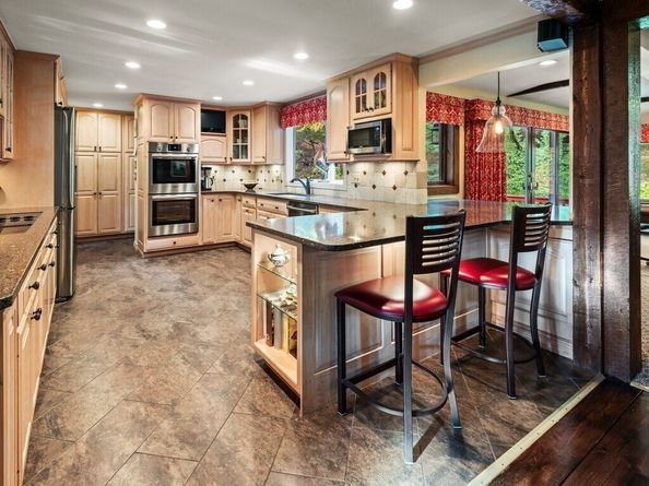 26 Townsend Dr, West Boylston MA 01583