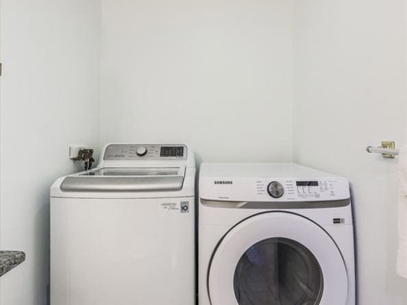 62 Edgemere Blvd, Shrewsbury MA 01545