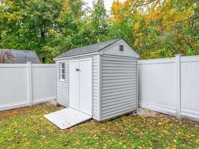 62 Edgemere Blvd, Shrewsbury MA 01545