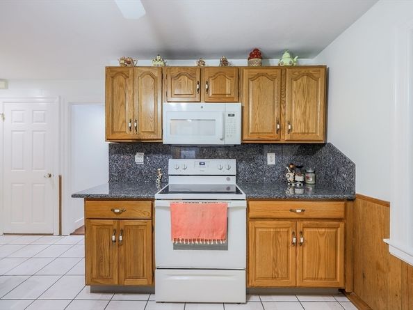 62 Edgemere Blvd, Shrewsbury MA 01545