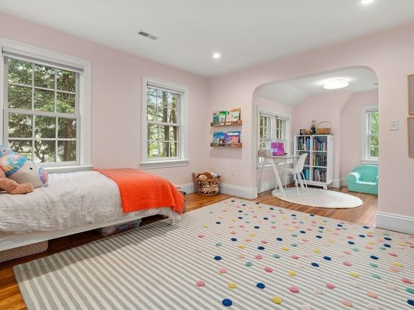 39 Valentine Park, Newton MA 02465