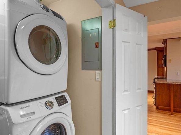 212 Humphrey Street 205, Marblehead MA 01945