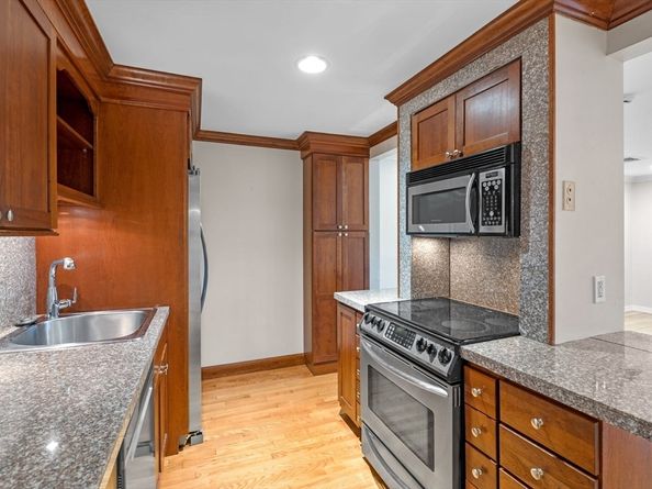 212 Humphrey Street 205, Marblehead MA 01945
