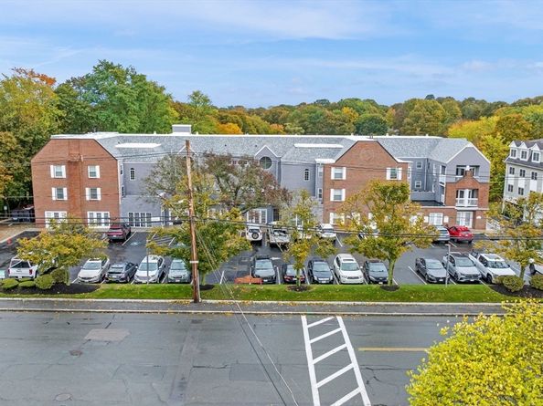 212 Humphrey Street 205, Marblehead MA 01945