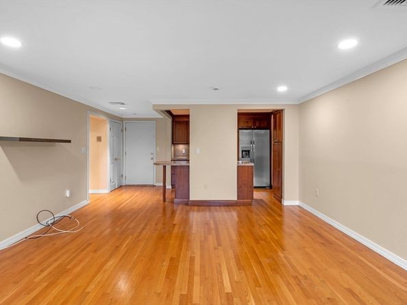212 Humphrey Street 205, Marblehead MA 01945