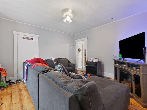 147 Westminster St, Fitchburg MA 01420