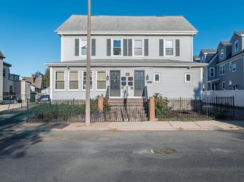 382-384 Adams St