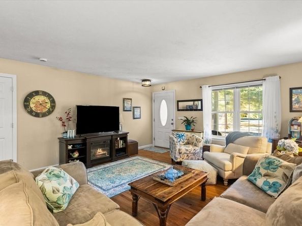 6 Rock Marsh Rd A, Wareham MA 02571