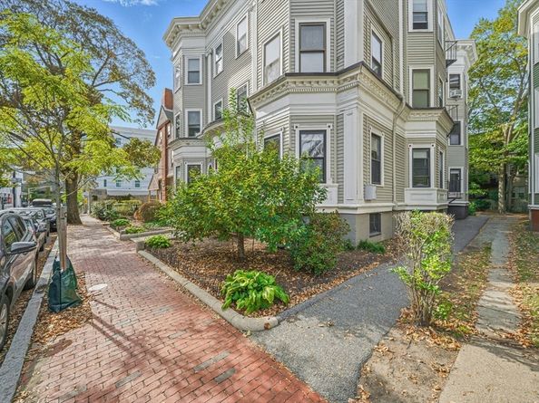 15 Trowbridge St 12A, Cambridge MA 02138