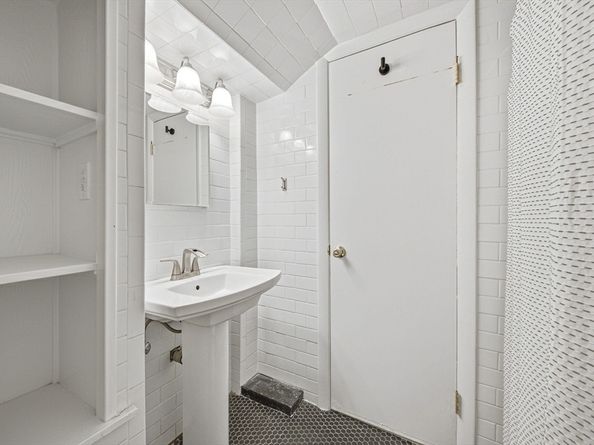 15 Trowbridge St 12A, Cambridge MA 02138