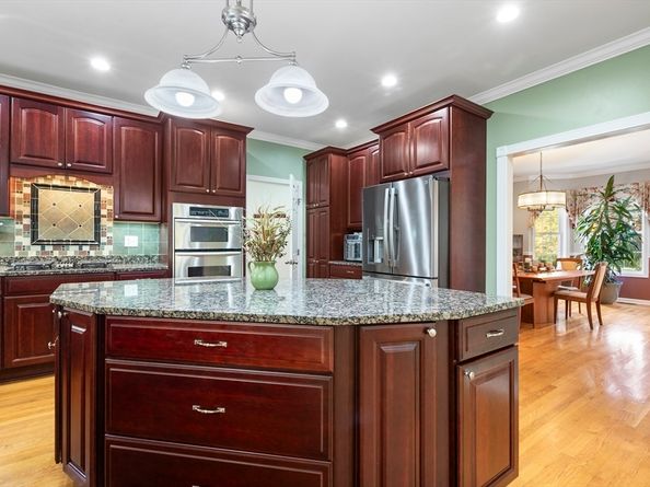 16 Hilltop Dr, Douglas MA 01516