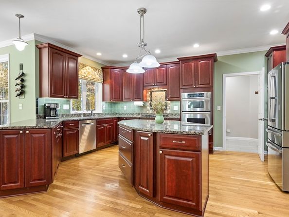 16 Hilltop Dr, Douglas MA 01516