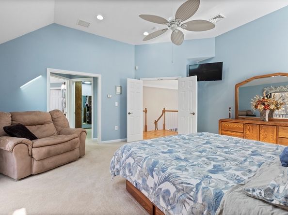 16 Hilltop Dr, Douglas MA 01516