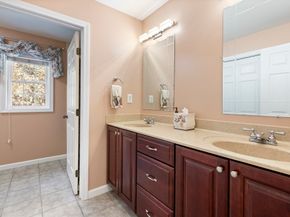 16 Hilltop Dr, Douglas MA 01516