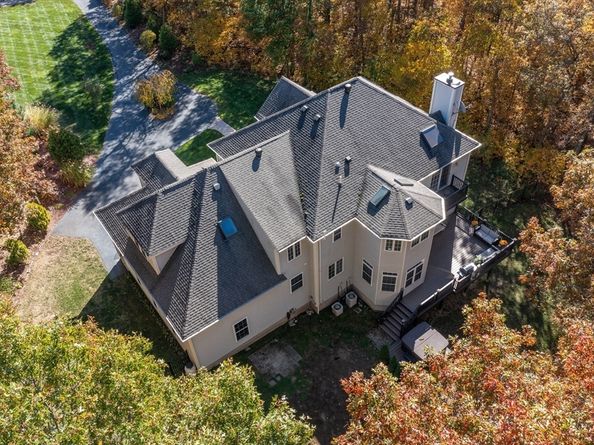 16 Hilltop Dr, Douglas MA 01516