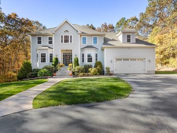 16 Hilltop Dr