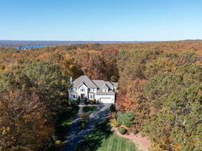 16 Hilltop Dr, Douglas MA 01516
