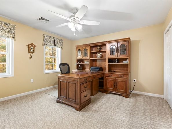 16 Hilltop Dr, Douglas MA 01516