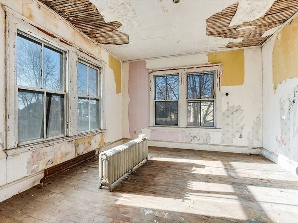 28 Thornton Park, Winthrop MA 02152