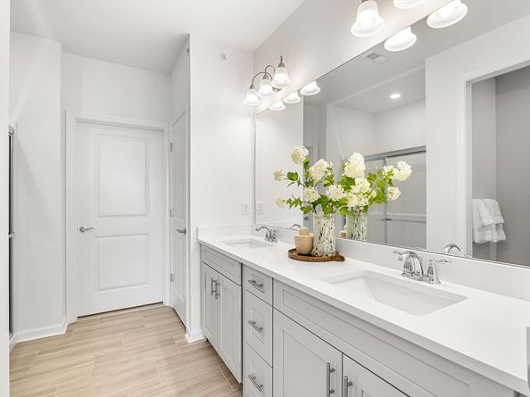 320 Martins Landing 410, North Reading MA 01864