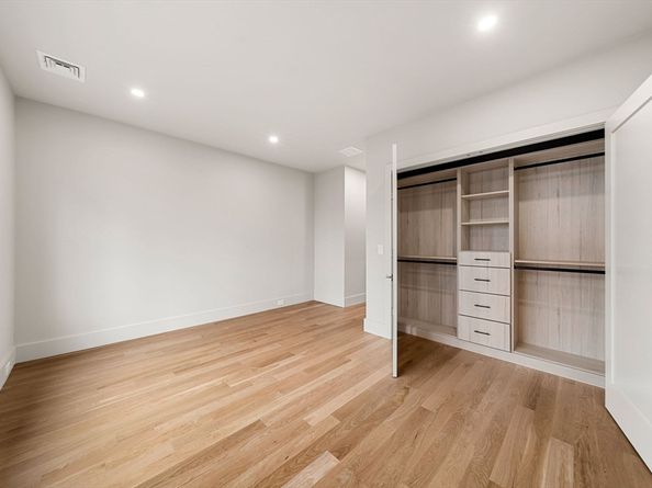 128 Charlemont, Newton MA 02461