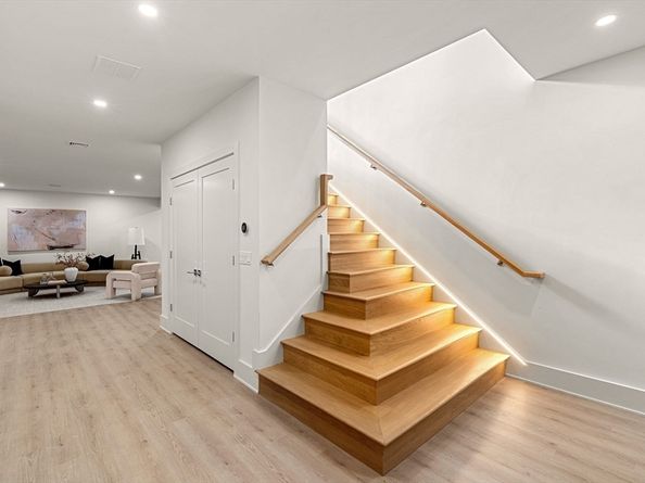 128 Charlemont, Newton MA 02461