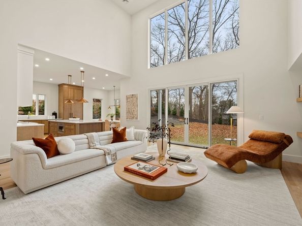 128 Charlemont, Newton MA 02461