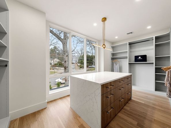 128 Charlemont, Newton MA 02461