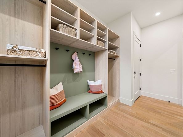 128 Charlemont, Newton MA 02461